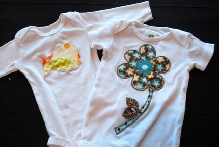 appliqued onesie set