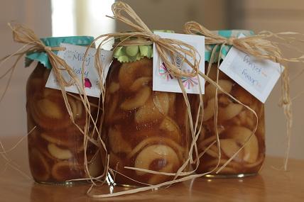 apple pie filling. Bottled sweets are a great gift idea – I gave out apple pie filling to three