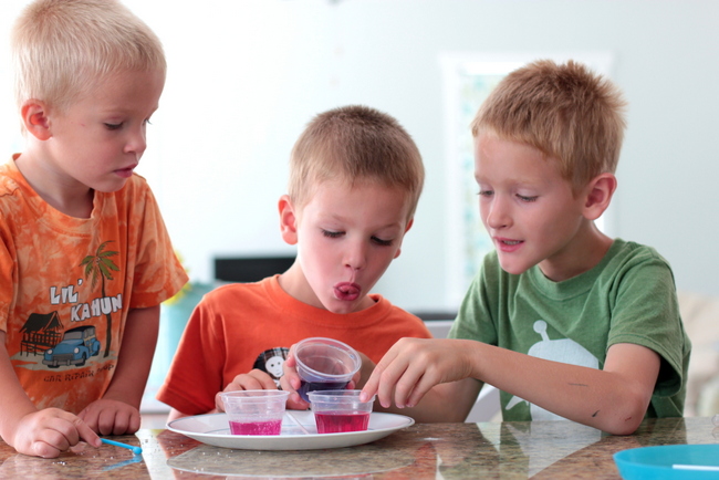 *REVIEW* Scientific Explorer: My First Mind Blowing Science Kit